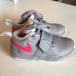 Nike Toddler basketball shoes